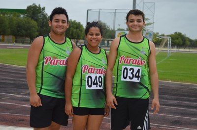 Marcelo, Kercia e Matheus, os atletas medalhistas.