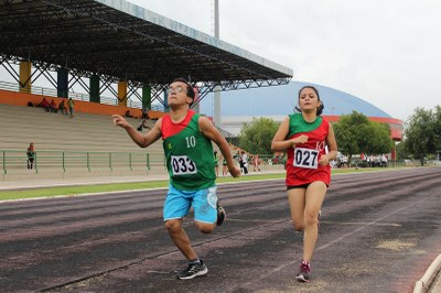 Guilherme e Patrícia correram juntos na prova de 1.500 metros.