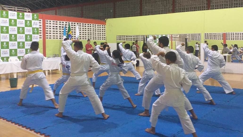 PROJETO SOCIAL – Projeto Karatê-Do concede graduação a 11 alunos em solenidade no Campus Boa Vista   